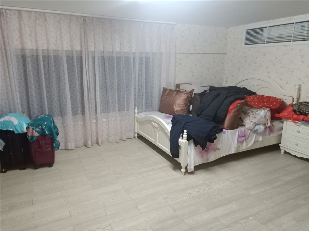 皇家24楼178平米开价800万 顶楼跃层单位