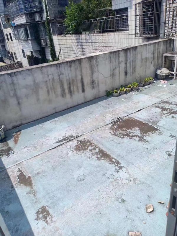 广场路小学旁落地房1-4楼95平米 288万有院子有露台 小学2026初中不占