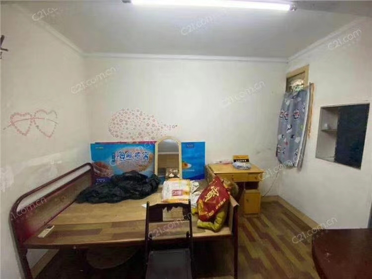 春花巷2楼26平米 182万