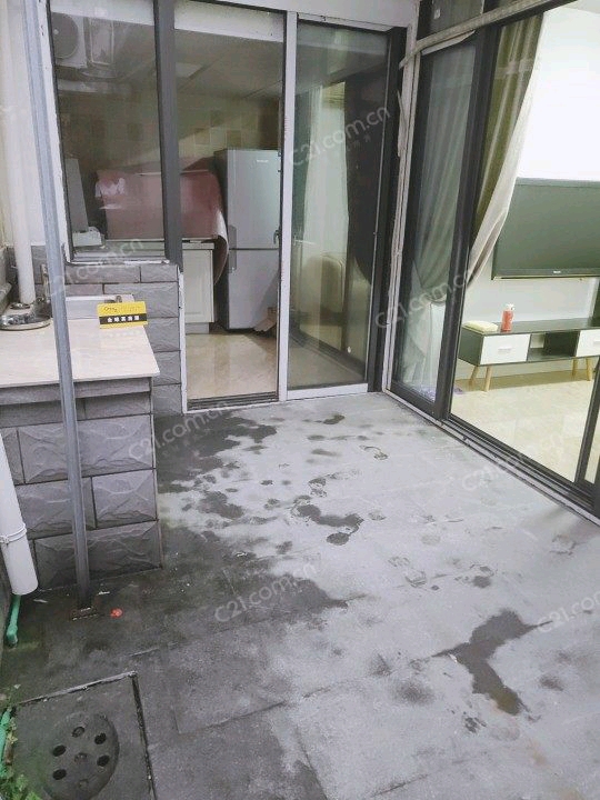 春花巷10号落地房1楼44平米258万带院子