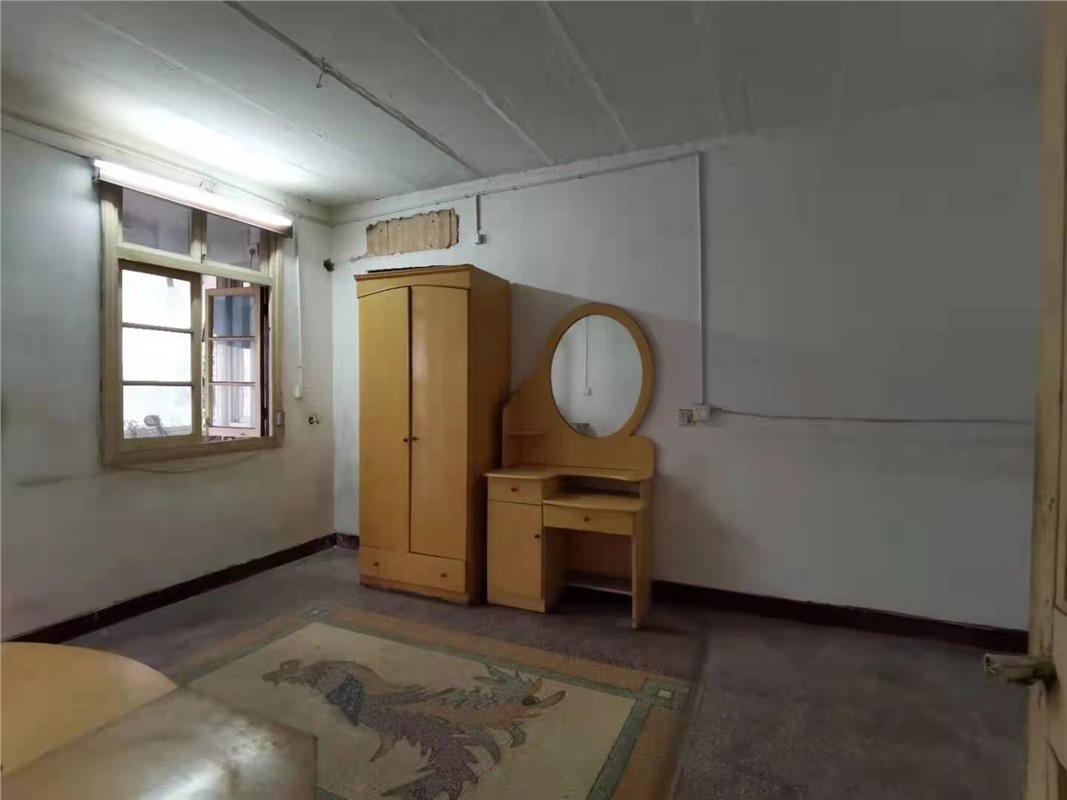 百东25号宿舍楼4楼 38平 两房 138万