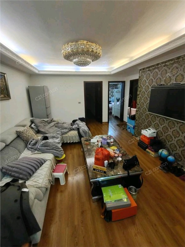 新世界广场3楼84平米 360万 带独立露台 初中小学均不占名额