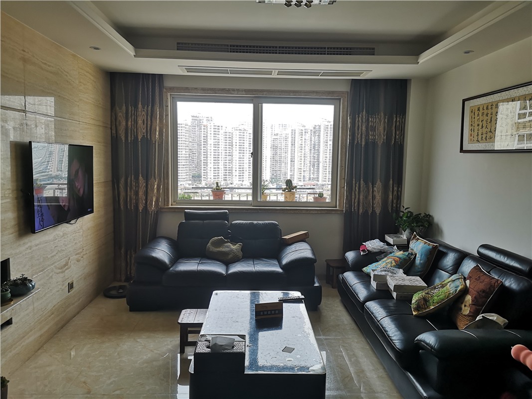 欣翔15楼 86平米 258万 读书不占名额