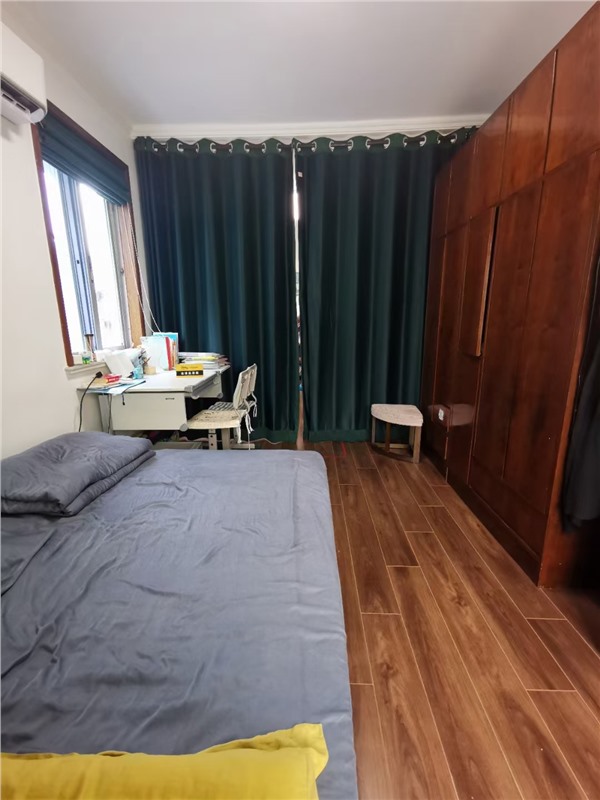 仓桥后巷77号宿舍楼 4越5跃层 44平米产权面积 70平米实际面积 260万