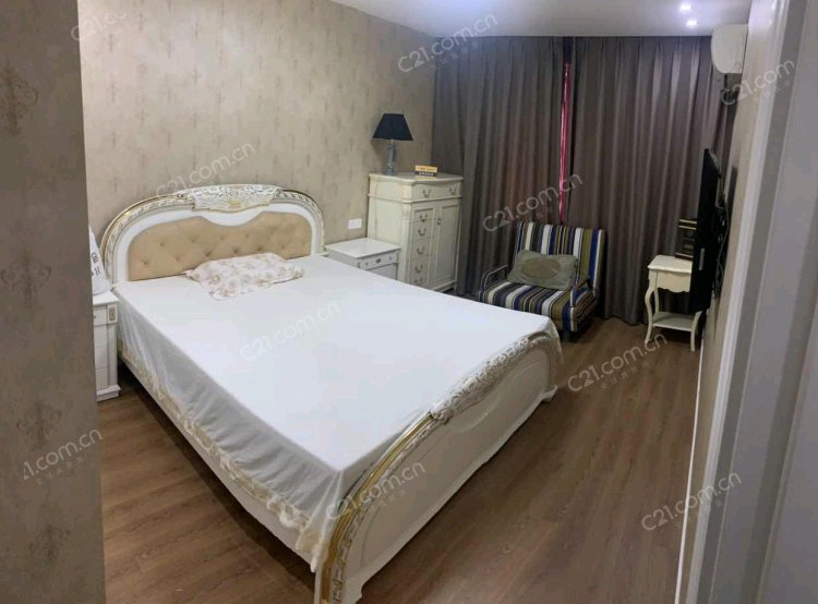 东公榭16号宿舍楼2楼 48.84平米 230万开价