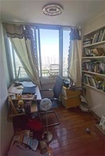 皇家18楼 西北间 105平米 328万开价 初中小学均不占名额