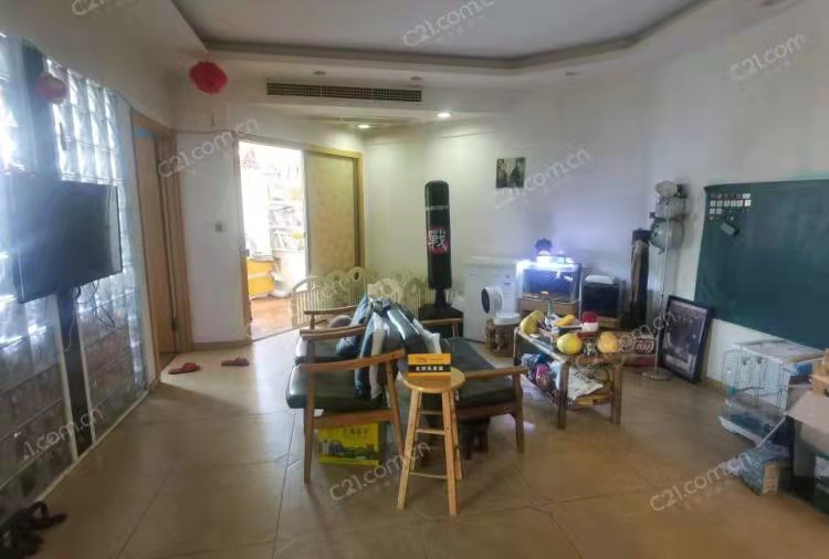 皇家18楼 西北间 105平米 328万开价 初中小学均不占名额