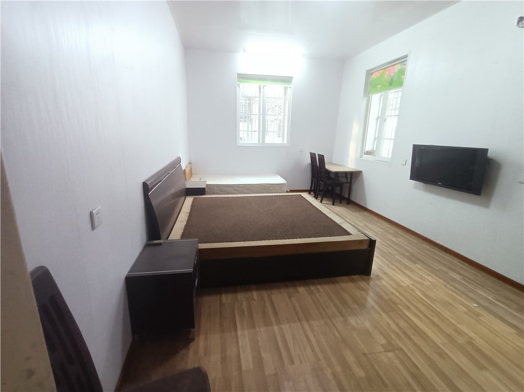 春花巷5号宿舍楼1楼 49平米 228万