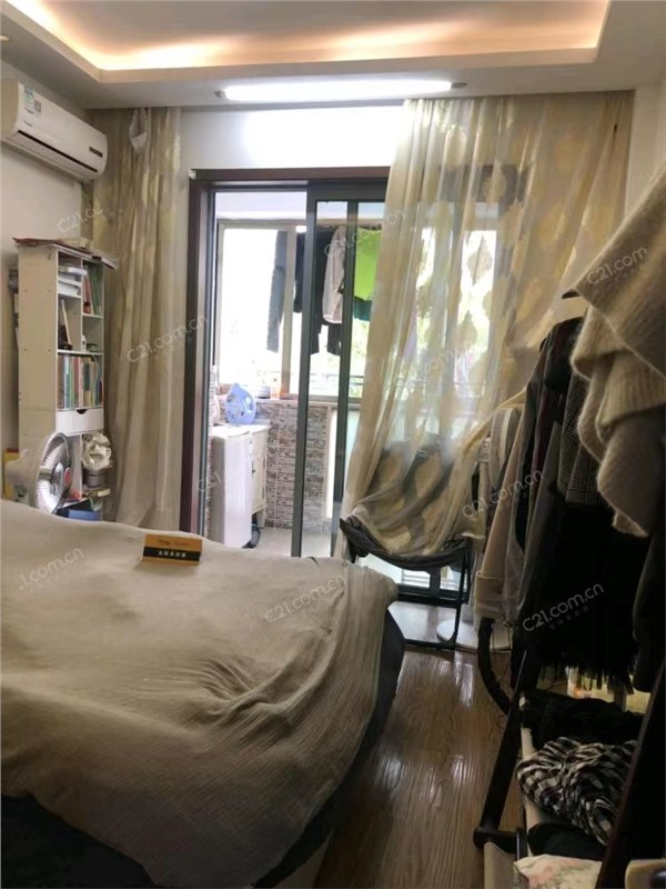 百榕楼梯房3楼 53平米 185万