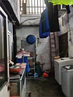 马槽头32号 落地房1-2楼两间 62平米 185万 读书不占名额
