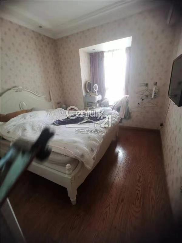 安平12楼 51平米 142万