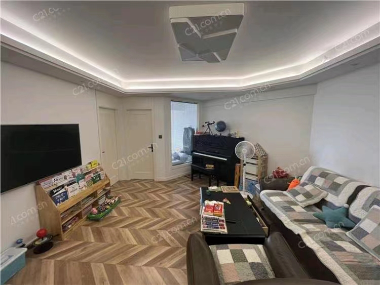 皇家22楼 105平米 438万 小学2025 初中不占名额