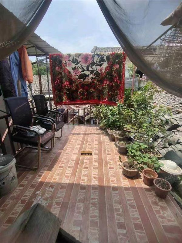 公安路85弄内落地房1-2楼 94平米 388万 小学初中均不占名额