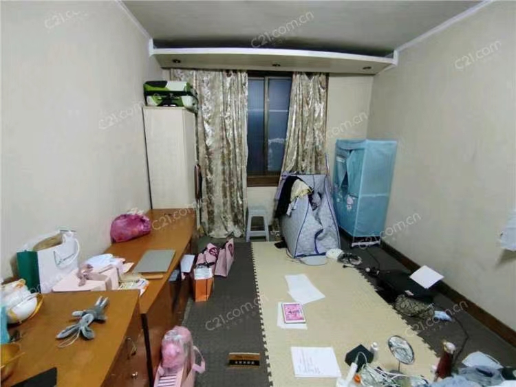 飞鹏巷5号宿舍楼2楼 48平米 142万