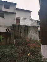 解放街尽头落地房1-2楼 32平米 136万