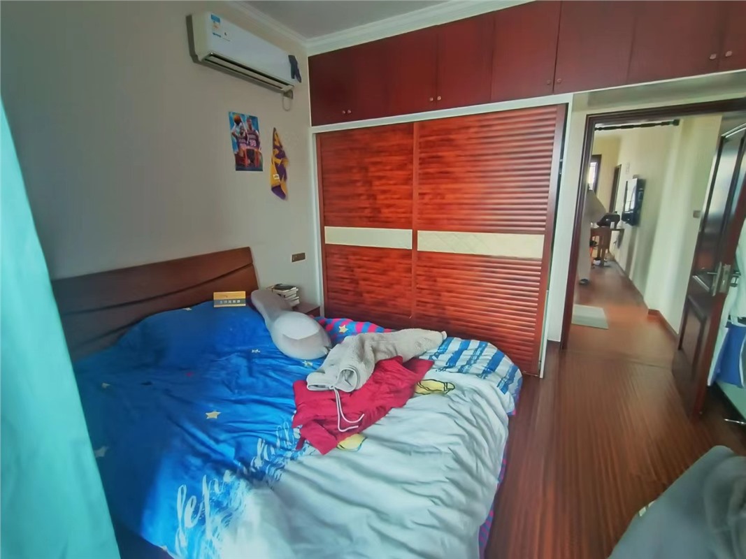 百榕12楼 64平米 230万 2028读书