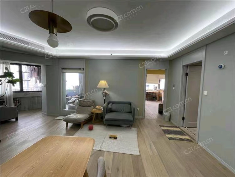 皇家大厦22楼 南边间 105平米 443万 小学不占 初中2024