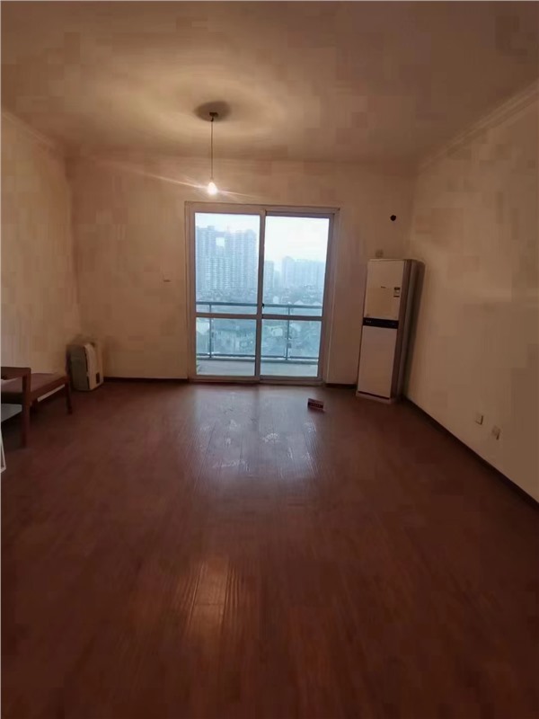 飞鹏8楼 145平米 275万 读书不占名额