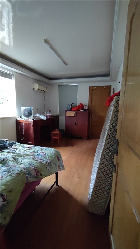 广场后巷15号宿舍楼2楼 46平米198万