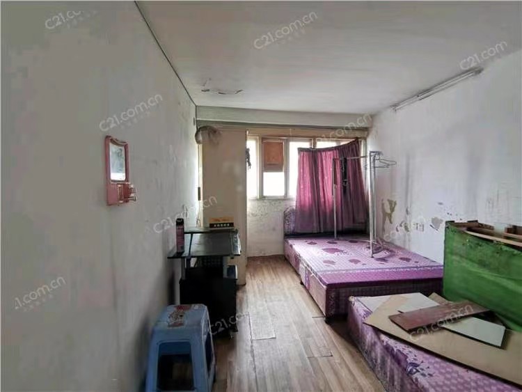 仓桥后巷75号宿舍楼2-4楼 40平米 218万