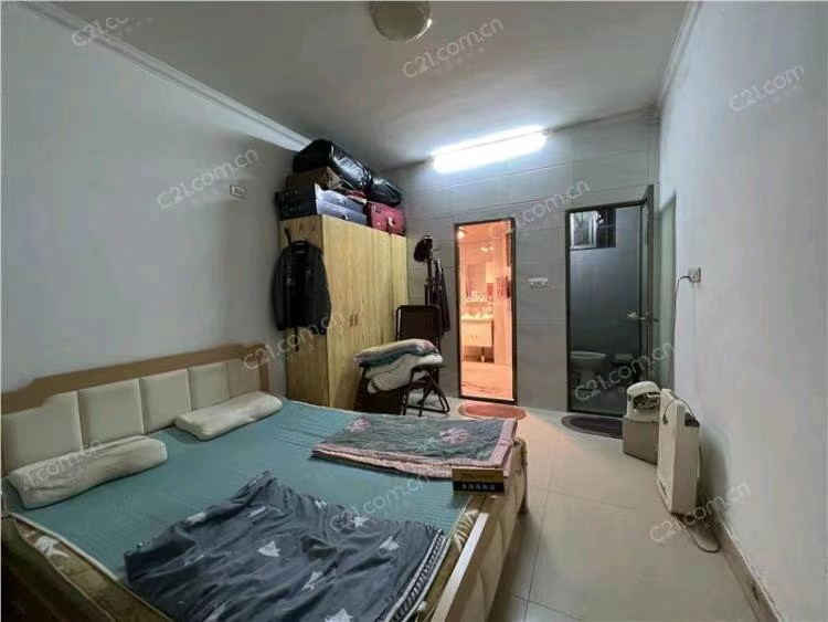 三官殿75号宿舍楼1楼 32平米 136万