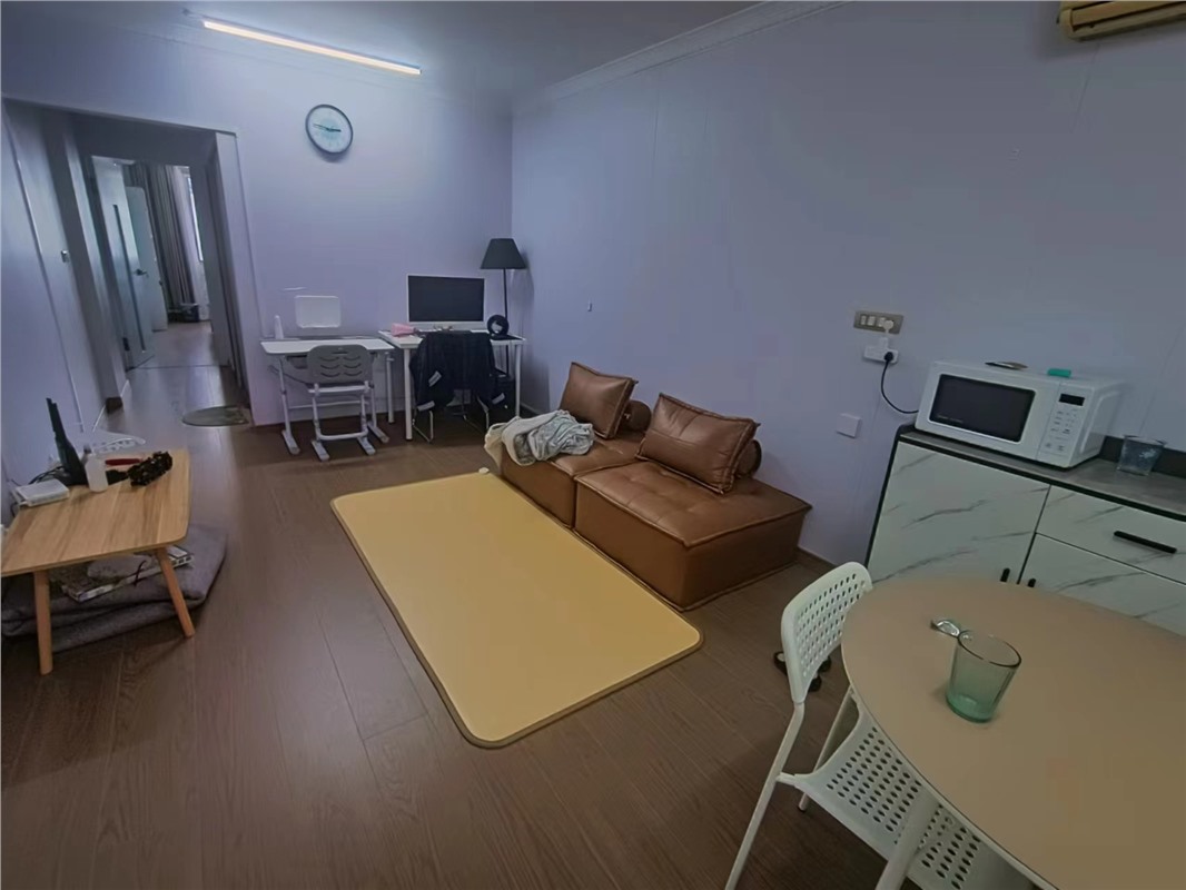 鼓楼商厦3楼 51平米 149万