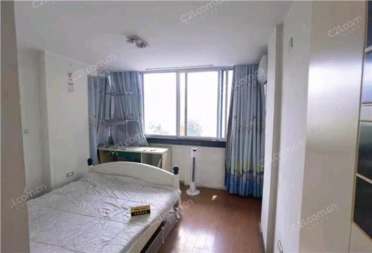 鼓楼商厦5楼 68.43平米 168万 2025小学