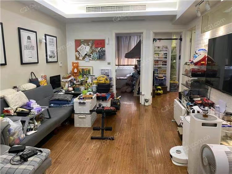 鼓楼商厦8楼 电梯直达 96.5平米 190万 不占名额