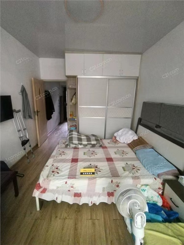 广场后巷42号宿舍楼1楼 31平米 158万