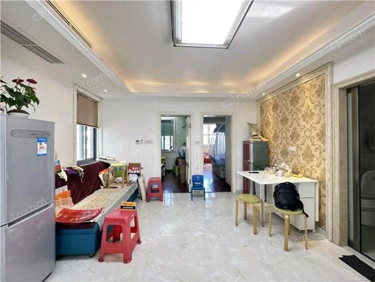 百榕楼梯房4楼 64平米 255万 不占名额