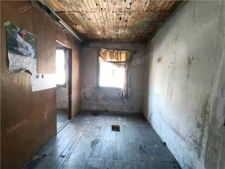 仓桥街101号 落地房1-2楼 52平米 168万