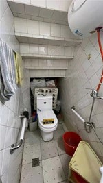 更新巷23号落地房1-2楼 248万 75平米产权面积 150平米实际面积 带独立中院 不占名额
