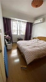 更新巷23号落地房1-2楼 248万 75平米产权面积 150平米实际面积 带独立中院 不占名额