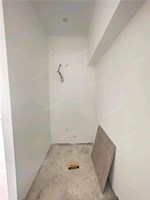 广场路88号2楼 32平米 165万