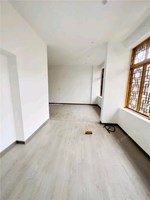 广场路88号2楼 32平米 165万
