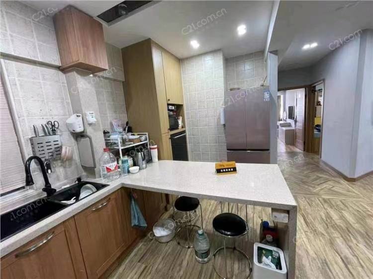 皇家16楼 105米 458万 初中小学均不占