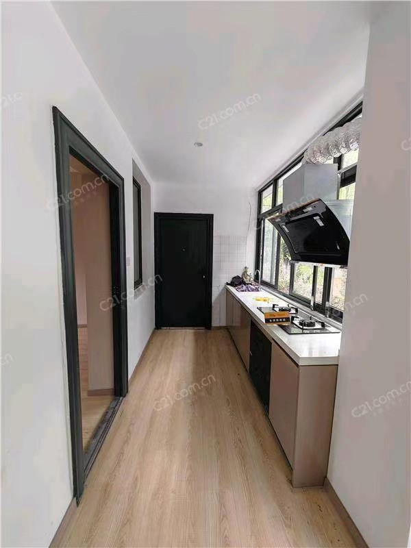 东公榭老宿舍楼2楼66平米开价318万 初中小学均不占名额