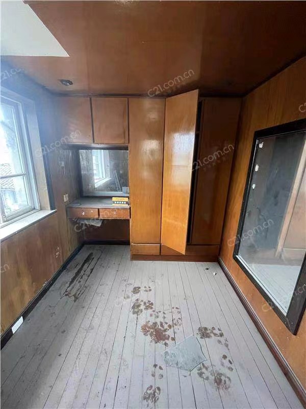 卷索20弄内宿舍楼3楼 23平米 121万