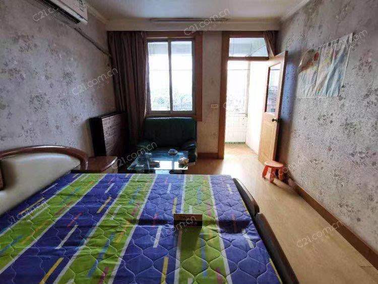 百东19号宿舍楼4楼边间 75平米 218万 2026读书