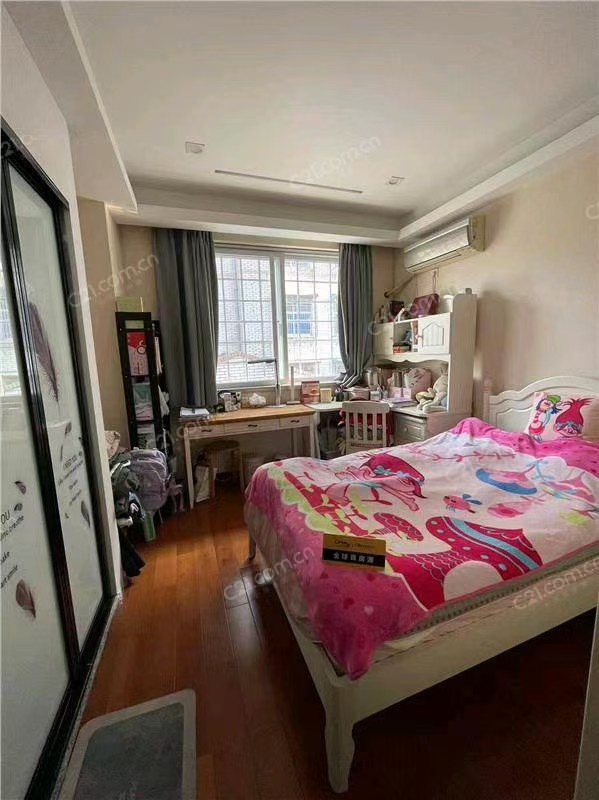 飞鹏巷26号内 落地房1-4楼 76平米 228万 2026读书 实际面积 100平米