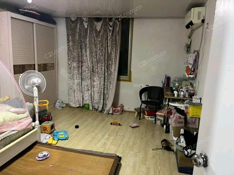 春花巷5号 36平米 155万 买一层送一层