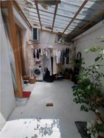 安平坊13号宿舍楼1楼 43平米 122万 带独用小院子