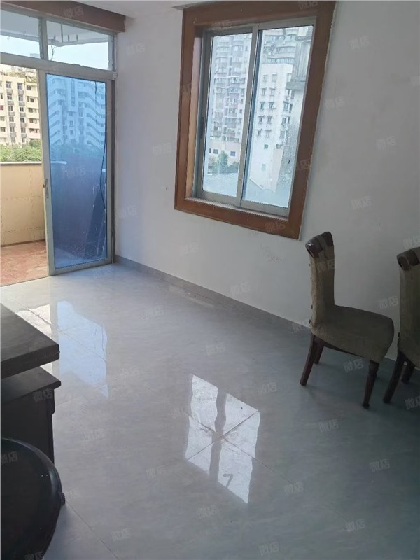 新世界广场 6楼 155平米 438万 初中小学均不占