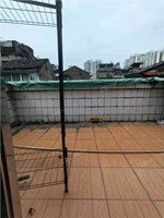 小虹桥17弄内 落地房1-3楼 95平米 168万 2027读书