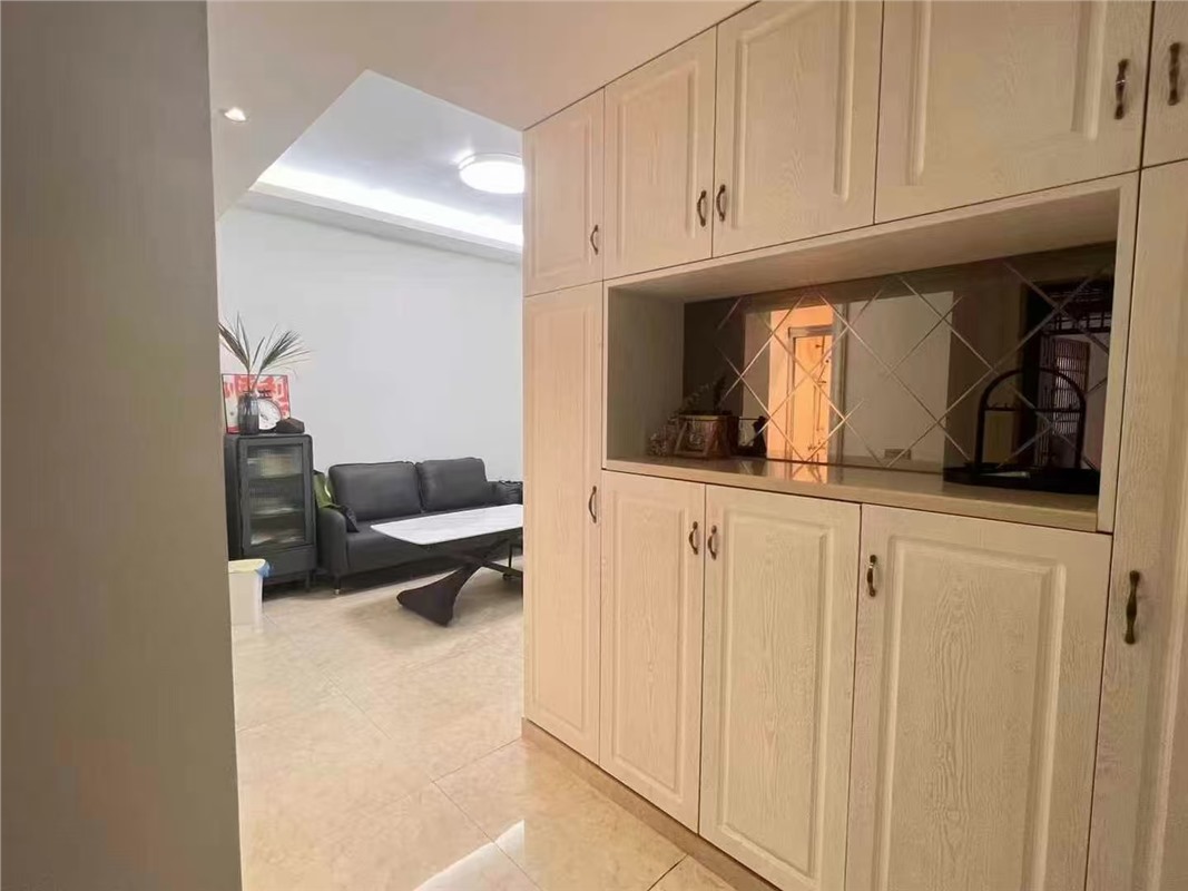 百榕18楼 57平米 188万