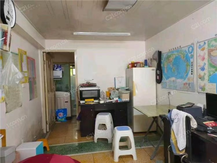 仓桥街146弄内落地房1-3楼 52平米 143万