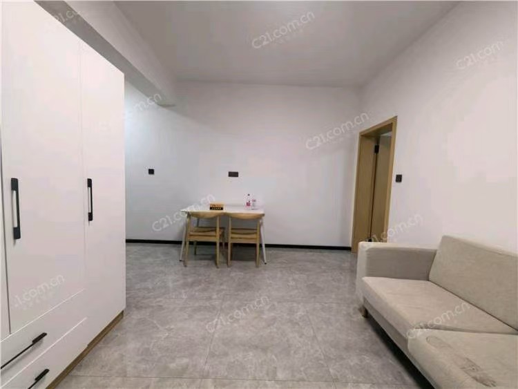 百榕电梯6楼 56.74平米 198万