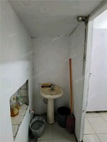 城西街正街落地房1-2楼 52平米 168万 住宅做店面用