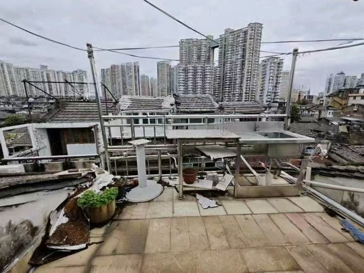 仓桥后巷77号宿舍楼 40平米4跃5跃层 173万 买一层送一层