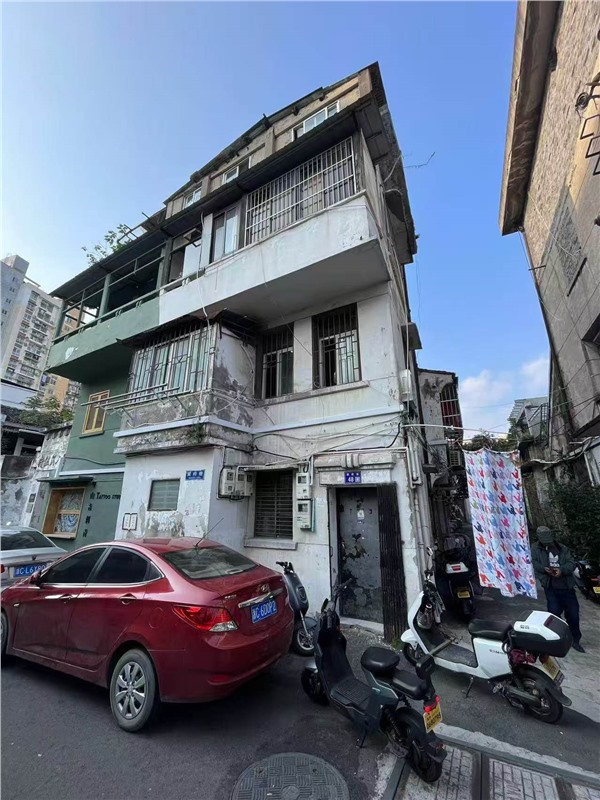 黄府巷48号 落地房1-4楼 63平米 198万 2026读书 带独用露台